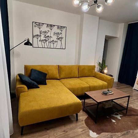 Apartment R&L Lazovna Apt 1 - Old Town And Parking Banska Bystrica Bagian luar foto
